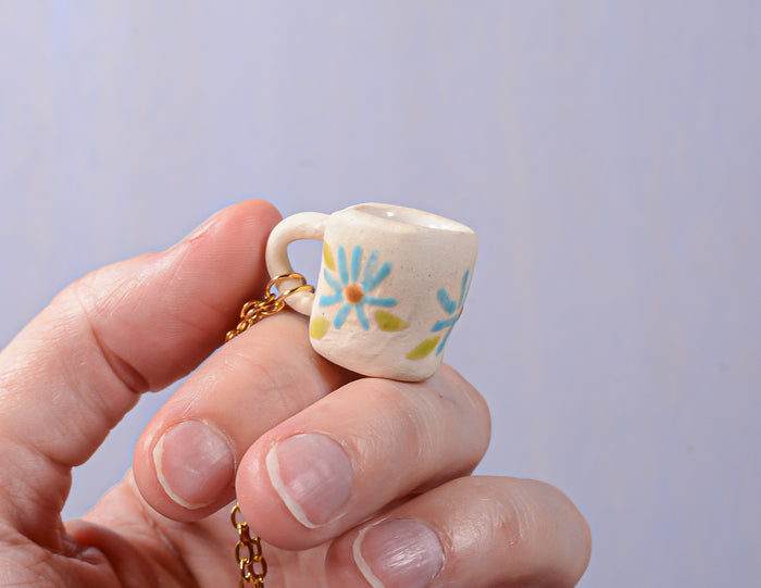Daisy Mug Necklace