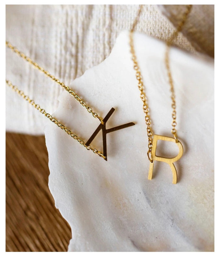 FAB FLOATING INITIAL/LETTER NECKLACE