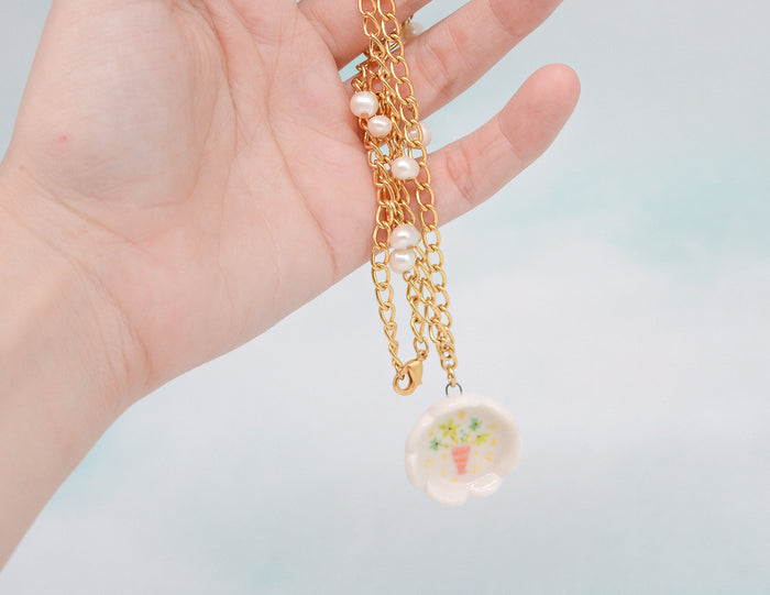 Green Flowers Vase Necklace