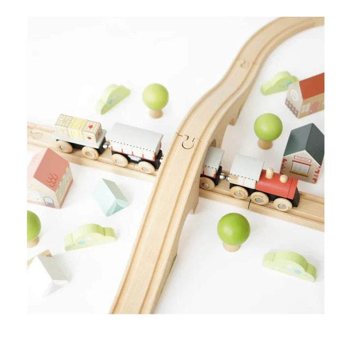Le Toy Van Figure of 8 Train Set - 40 Pieces