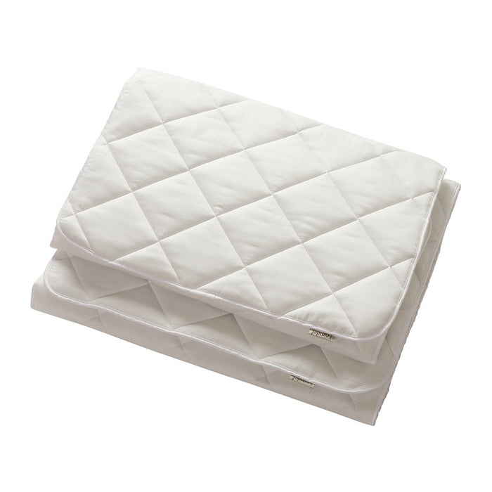 Quilted organic mattress pad from Leander Organic Linea Luna perfect for Toshi Baby