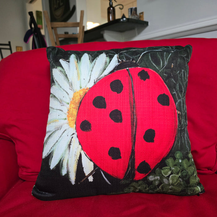NANCY THOMAS PILLOWS - Ladybug