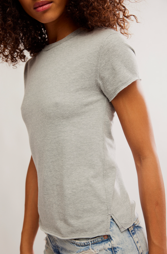 Nova Tee in Greyhound