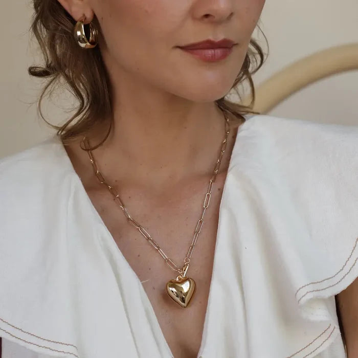 Puffed Heart On Toggle Chain Necklace