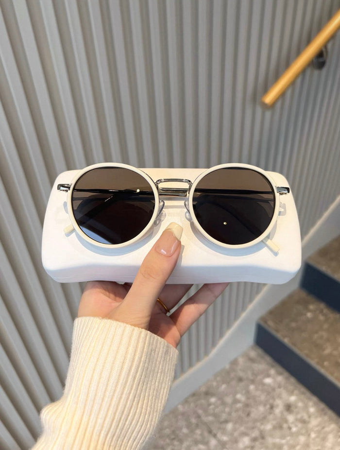 Retro Unisex Round-Frame Sunglasses in Summer, UV Protection - white