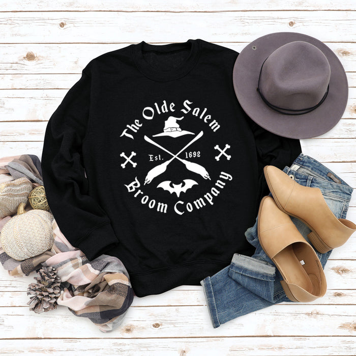The Olde Salem Broom Letter Round Neck Loose Long Sleeve Sweater Girl