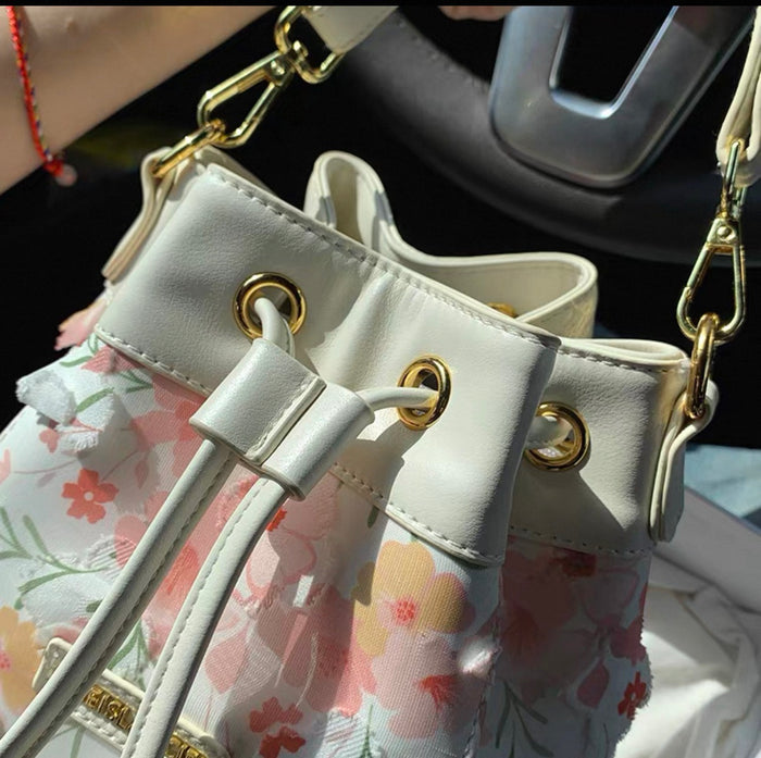 Three Dimensional Petal Bucket Bag Canada | Parcel Theory